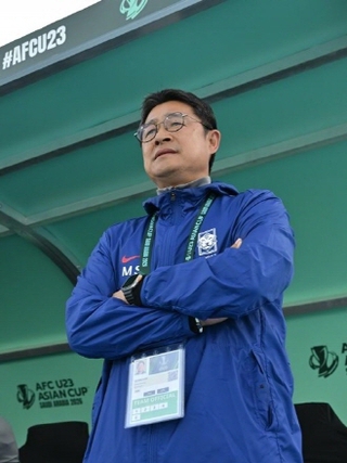 Báo Hàn Quốc chỉ trích đội nhà vì suýt bị loại, HLV đội U.23 nói điều bất ngờ