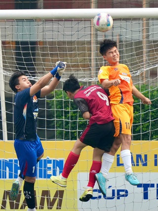 Trường ĐH Công nghiệp TP.HCM 2-0 Trường ĐH Cảnh sát Nhân dân: Tận dụng cơ hội cực tốt