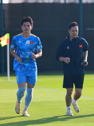 Đình Bắc và Văn Thuận - hai ngôi sao tấn công U.23 Việt Nam phải tập riêng