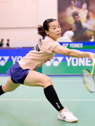 Nguyễn Thùy Linh ngược dòng đánh bại cựu vô địch cầu lông thế giới người Ấn Độ