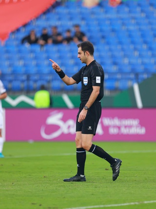 'Vua thẻ' người Iran tiếp tục bắt chính tứ kết U.23 Việt Nam đấu UAE, trọng tài VAR cũng rất quen