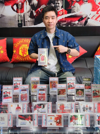 Chàng trai sở hữu 19 thẻ chữ ký của cầu thủ Cristiano Ronaldo