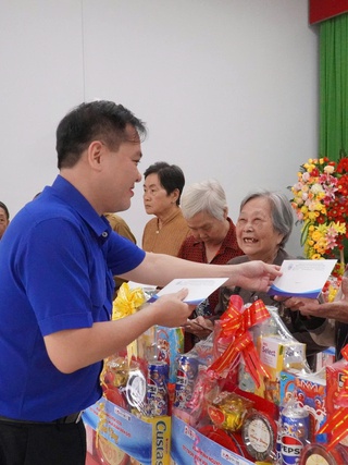 Mang ‘tết trọn niềm vui’ đến với người dân vùng biên giới An Giang