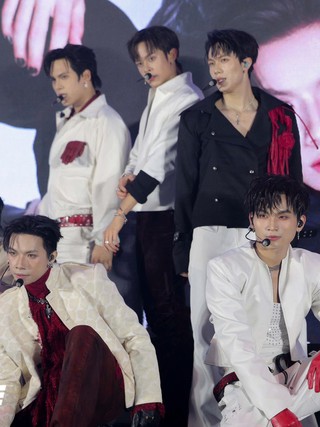 Soi profile ‘không phải dạng vừa’ của nhóm nhạc tân binh được đầu tư khủng