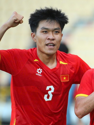 Lý Đức phải biết lấy thẻ đỏ để tự răn mình