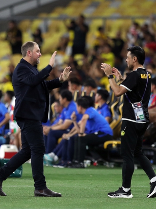 HLV Malaysia hứng bão chỉ trích vì ‘dám’ tuyên bố sẽ không bị AFC xử thua đội tuyển Việt Nam