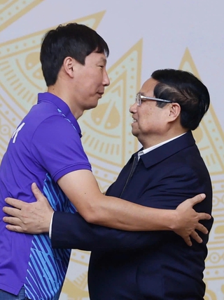 Thủ tướng chúc mừng U.23 Việt Nam giành HCĐ châu Á: ‘Chỉ còn 10 cầu thủ vẫn chiến thắng tuyệt vời’