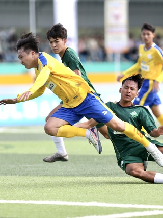 Kỷ lục 322 bàn thắng, 8 đội không lọt lưới, vào sân 2 giây đã ghi bàn