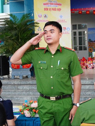 Trung uý mách '4 không' để không mất tiền dịp tết