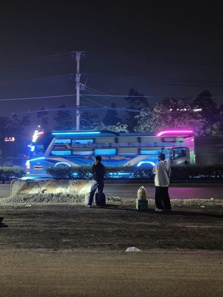 Rời thành phố về quê đón tết sớm