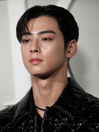 'Thần tượng đẹp trai nhất Hàn Quốc' xin lỗi giữa bê bối trốn thuế chấn động