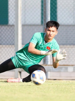 U.23 Việt Nam hiện mới chỉ có 2 thủ môn, Phạm Đình Hải chưa xong visa sang Ả Rập Xê Út