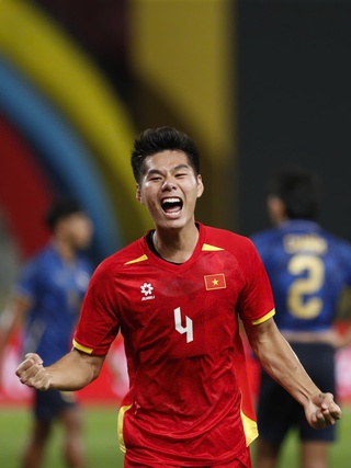 'Hòn đá tảng' Hiểu Minh sẽ kế thừa Đình Trọng làm lá chắn thép trước U.23 Jordan