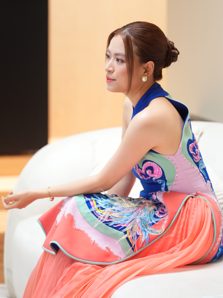 Nhan sắc Hoàng Thùy Linh ở tuổi 38