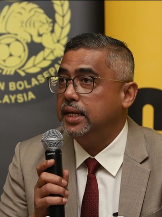 Tổng thư ký FAM được phục chức nhưng lương không tăng trong 2 năm, đội tuyển Malaysia nơm nớp chờ đợi