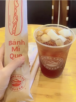 Highlands Coffee bác thông tin dùng thịt heo Đồ hộp Hạ Long