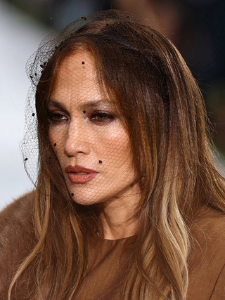 Cát sê gây sốc của Jennifer Lopez tại 'Paris Fashion Week'
