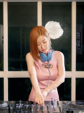 Nữ DJ đình đám Soda kể lại quá khứ bị bạn trai bạo hành