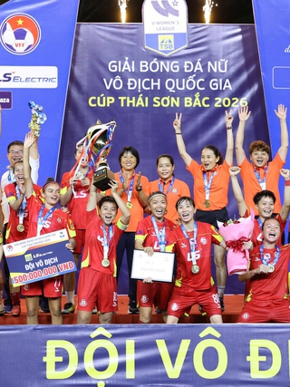 CLB nữ TP.HCM I đăng quang trong ngày nhận thất bại, vẫn lập kỷ lục rất đáng ngưỡng mộ