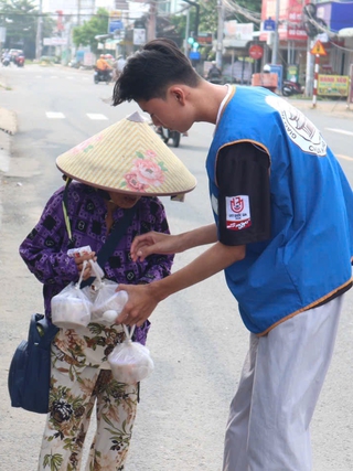 Sống tốt đời đẹp đạo