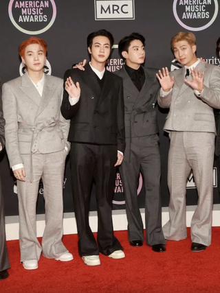 Các ông lớn K-pop quay lưng với Grammy