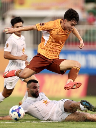 Bảng xếp hạng V-League mới nhất: SLNA ở vị trí khó tin, HAGL sát đáy, khốn khổ Thể Công Viettel