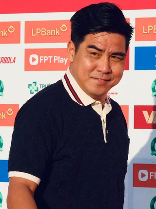 V-League mùa này sắp có HLV đầu tiên mất việc?