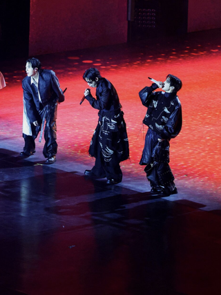 K-pop hái ra tiền nhờ đâu?