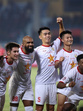 Bảng xếp hạng V-League mới nhất: Hà Tĩnh bất ngờ vươn lên tốp 4, Thể Công Viettel chìm rất sâu