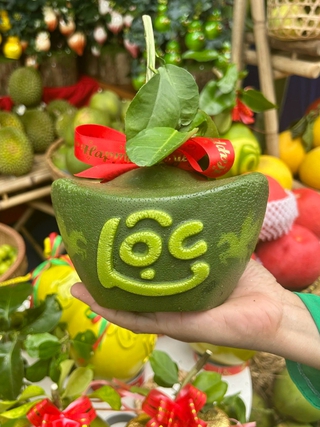 Bưởi mini thỏi vàng tài lộc 'bán bao nhiêu cũng hết' dịp tết