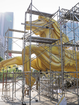 Chiếu thử mapping trên linh vật cổng chào Đường hoa Nguyễn Huệ