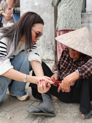Nghĩa cử của Mỹ Tâm trong những ngày cuối năm