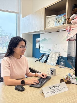 Nữ Phó giáo sư với các sáng chế bảo mật Ai trên đất Mỹ