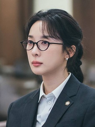 Lee Na Young tái xuất ấn tượng, vào vai bảo vệ nạn nhân xâm hại tình dục