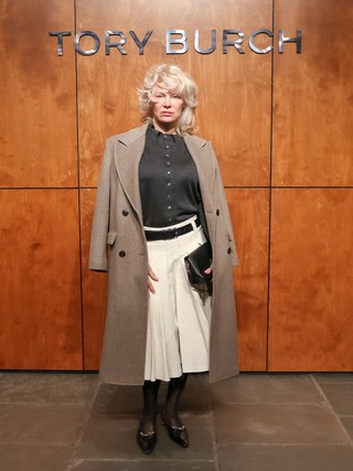 Cuộc đời mới của 'bom sex' Pamela Anderson ở tuổi U.60