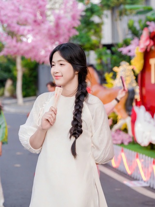 Biệt thự phố nhà giàu Phú Mỹ Hưng trang hoàng đón tết