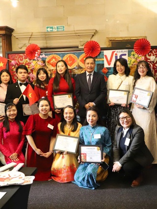 Tết Việt ở Anh, Mỹ, cộng đồng trí thức giữ lửa quê nhà