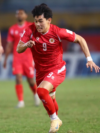 Đình Bắc 3 lần đưa bóng vào lưới đối phương, vẫn 0 bàn thắng vì...