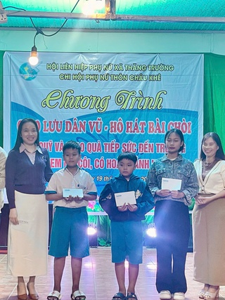 Mang mùa xuân đến với trẻ mồ côi