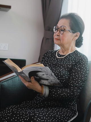 Khánh Ly về nước ra mắt cuốn sách đầu tiên về 80 năm cuộc đời