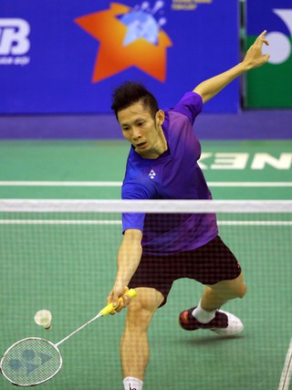 Nguyễn Tiến Minh 'gừng già càng cay', vượt sức trẻ ở  giải cầu lông quốc tế Singapore