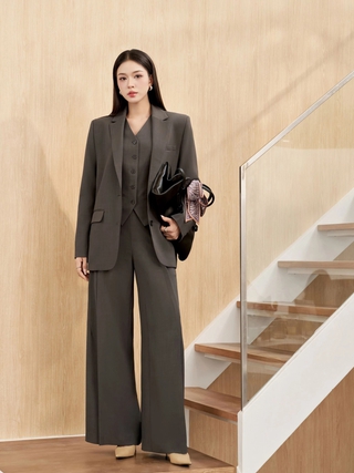 Tự tin sải bước tới văn phòng cùng set đồ công sở