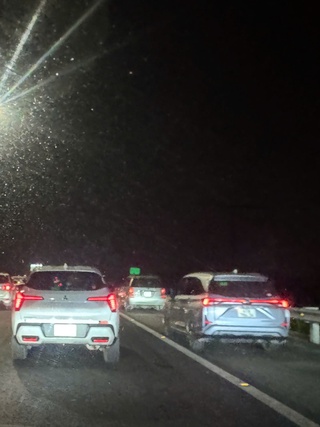 Xe đi vào làn khẩn cấp cao tốc TP.HCM - Trung Lương tối mùng 6 tết không bị phạt