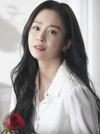 Nữ diễn viên bán căn hộ cao cấp, lãi khoảng 150 tỉ đồng