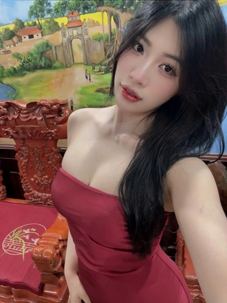 ‘Đô vật hot girl’ 24 tuổi gây sốt mạng xã hội