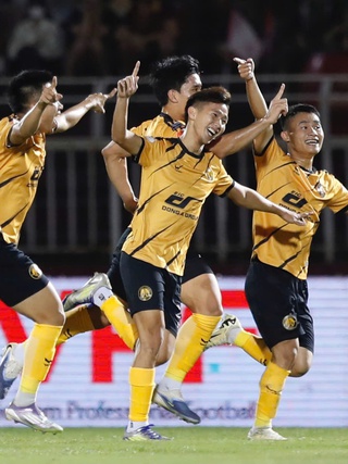 Nóng: CLB Thanh Hóa nộp án phạt 3 tỉ đồng cho FIFA, bổ sung gấp đồng đội Công Phượng