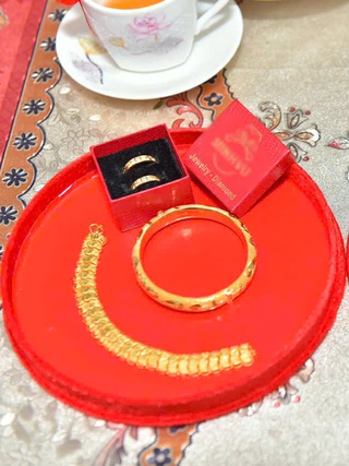 Giá vàng tăng, nhiều cặp đôi 'đứng hình' chuyện cưới hỏi