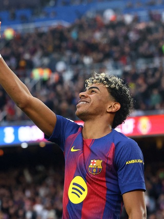 Yamal ghi hat-trick đầu tiên cho Barca, tiết lộ tình trạng bản thân: 'Tôi không khỏe...'