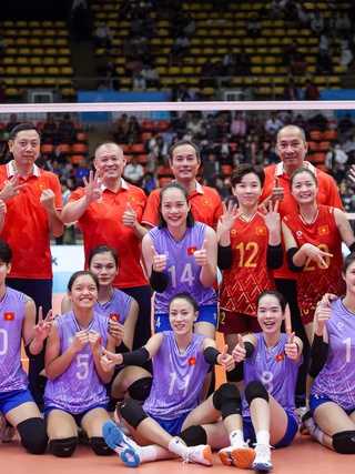 'Khủng long' Thanh Thúy cùng bóng chuyền nữ Việt Nam tái đấu kình địch Thái Lan