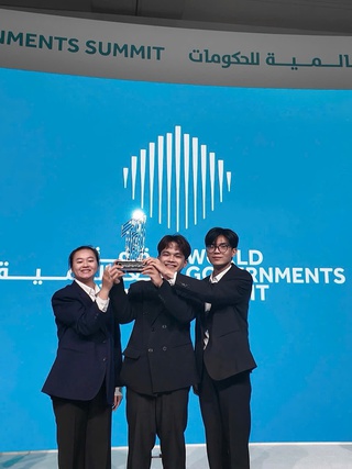 Dự án sinh viên, giảng viên Trường ĐH Lạc Hồng giành giải thưởng danh giá tại Dubai